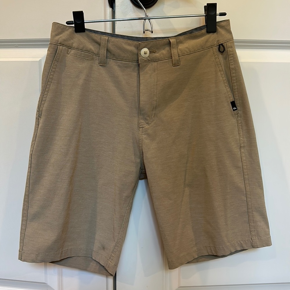 Men’s Quicksilver Amphibian khaki size 28 hybrid shorts